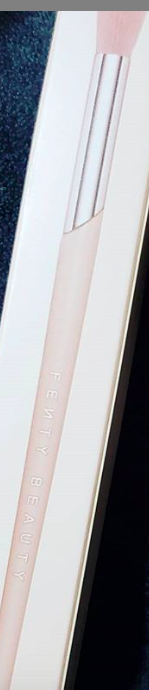 Fenty Beauty Rihanna Tapered Blending Brush For Eyes 210 New In