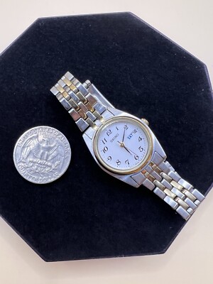 SEIKO WOMEN\'S ESSENTIALS  DIAL DATE 7N83-0011  WATCH  Excellent blue silver gold Vintage Seiko Day Date Watch for Women KY 7N83-0011 A4  main image 2