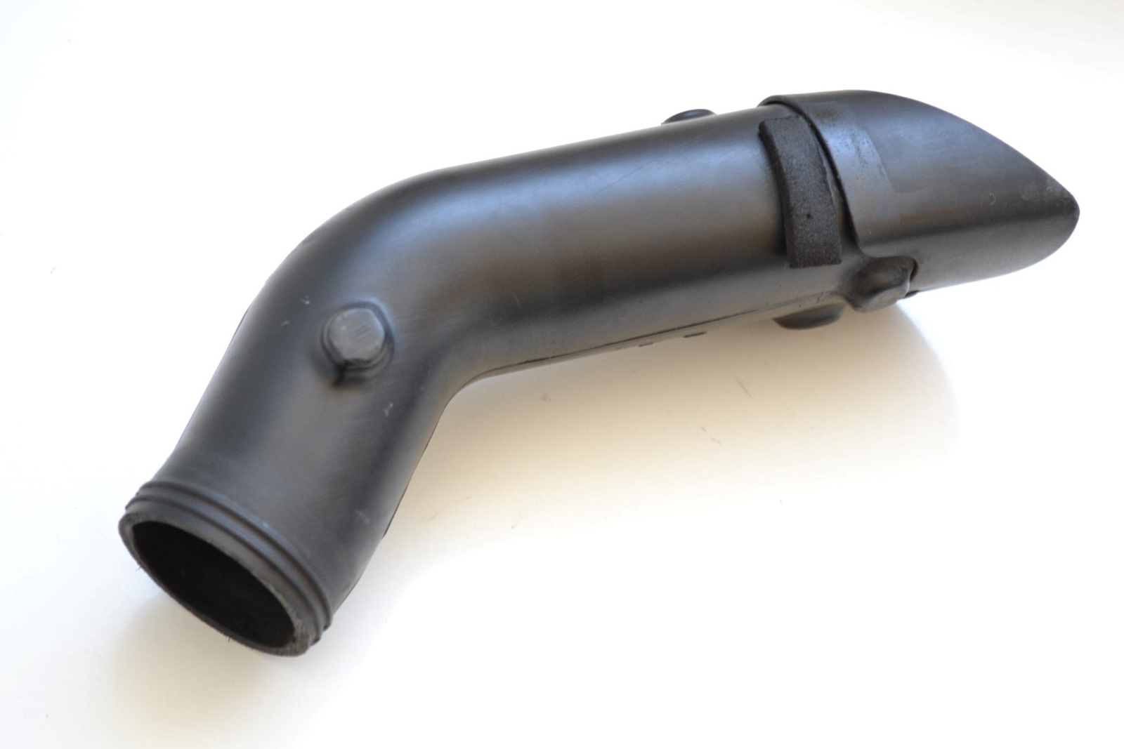 2004 TRIUMPH 600 SPEED FOUR RIGHT SIDE AIR INTAKE DUCT eBay