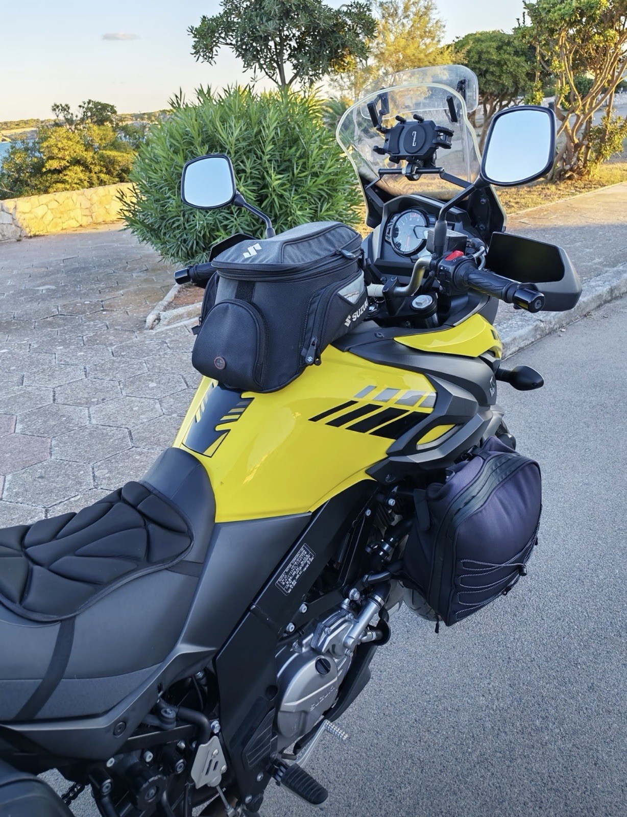 Suzuki V-Strom 650 foto 3