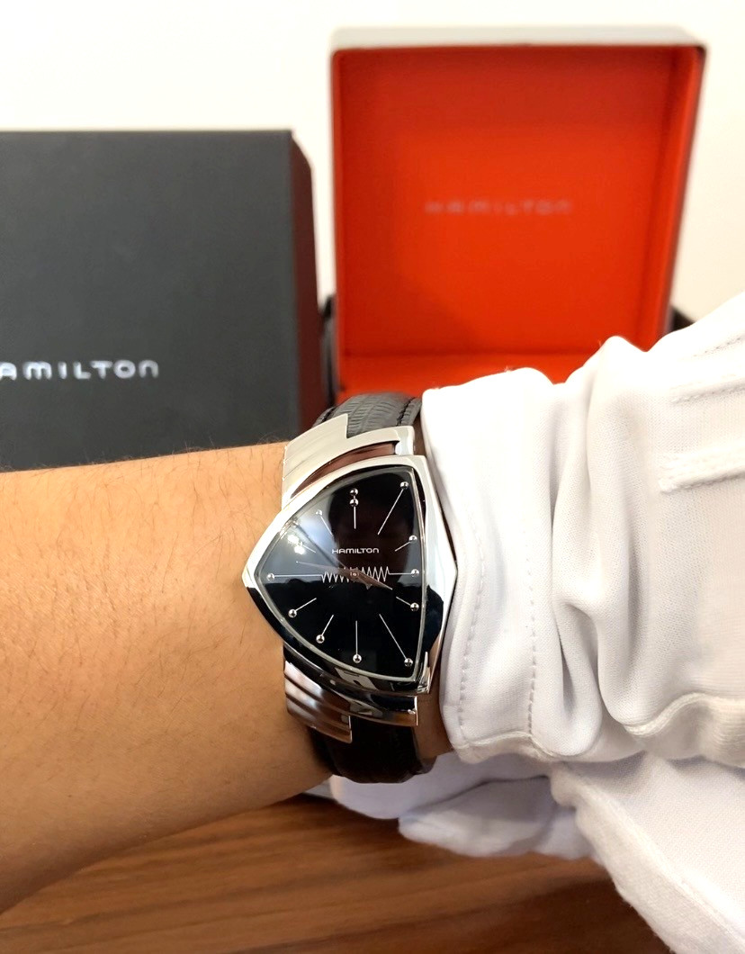 ▶️ [Near MINT] HAMILTON Ventura H244110 32mm Black Dial Quartz Men's Watch JAPAN image 4