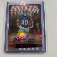 2024 Panini Illusions - Bright Lights Signatures Victor Cruz #BLS-VCZ Red /99...