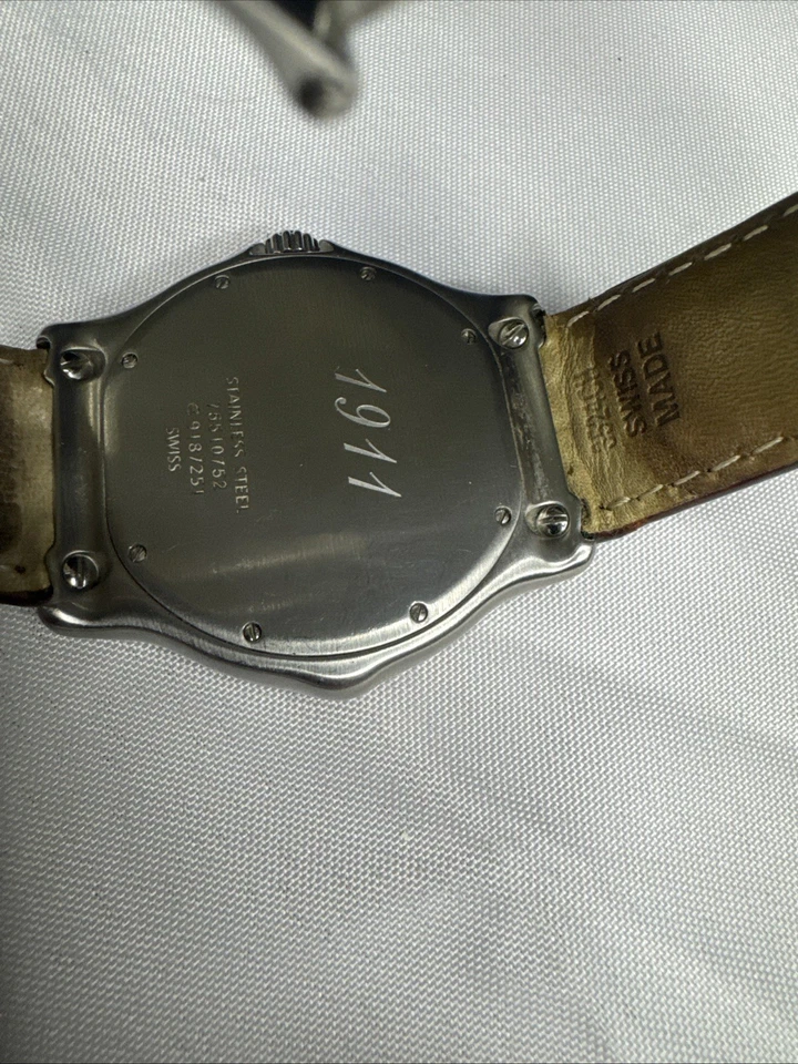 Reloj Hombre Ebel 1911 Correa Cuero Caimán Foto 2 de 4