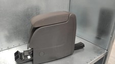 ARMLEHNE C MITTE Volkswagen Golf Plus (5M1/1KP) 2006 5M0864207E
