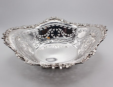Sterling silver fruit bowl, 218 grams, 7 1/4 inch Chester 1904 by Nathan & Hayes