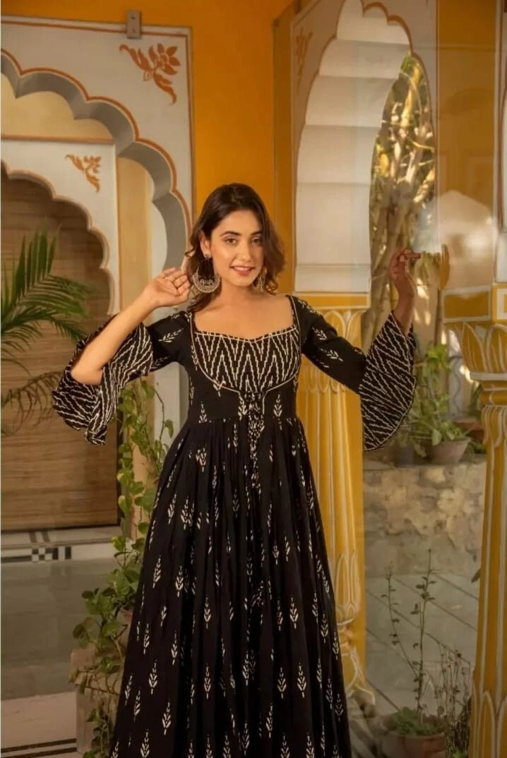 Front cut deals anarkali suit