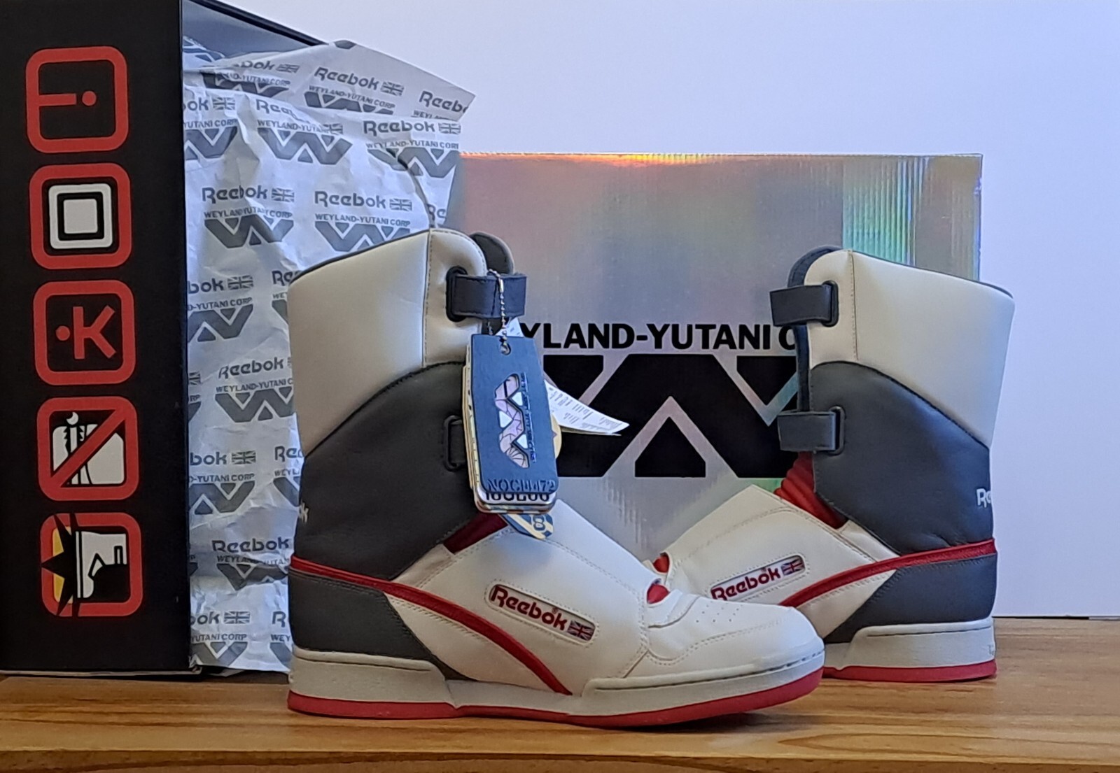 Reebok Alien Stomper Hi Limited Edition - in box, with tags, perfect condition image 4