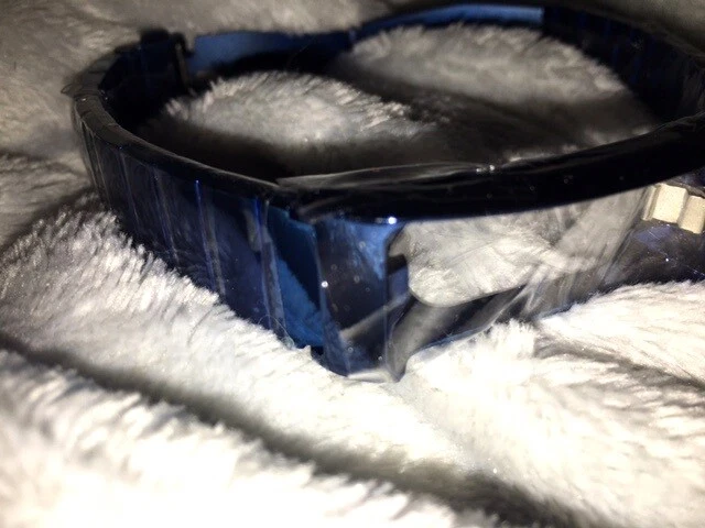 Pulsera iFit Vue Fitness Tracker Titanio Tecnología de Actividad Inteligente, Azul Foto 3 de 4