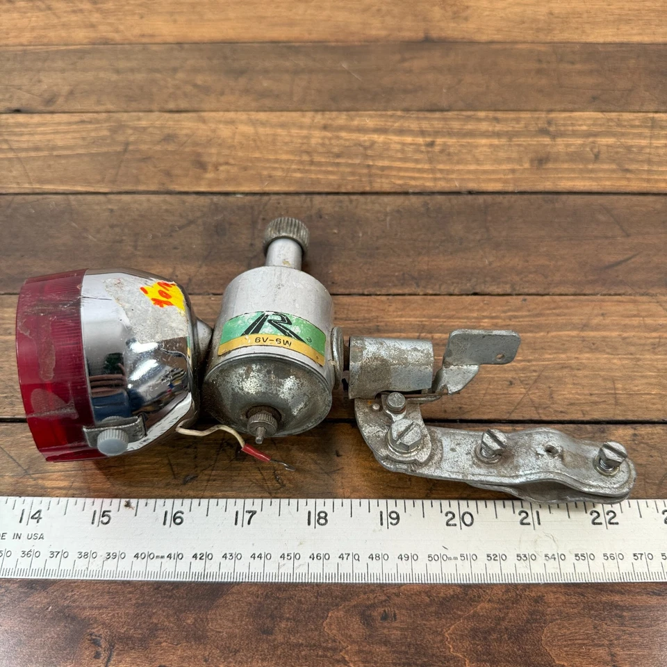 Abrazadera de luz de cabeza de lámpara generador Raleigh vintage 6v 6w roja redonda años 70 80 Foto 2 de 4