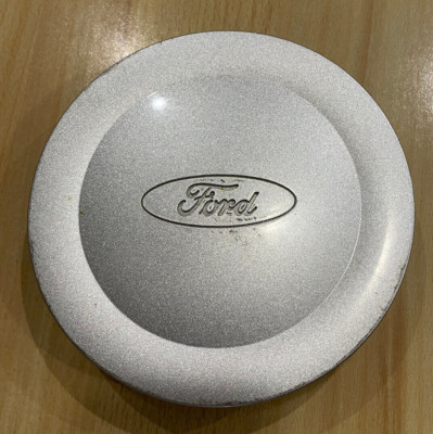 2 Stück Originale Ford Nabenkappen Für Fiesta ST150, Alufelge, Teilenummer 1333899 2 Stück Originale Ford Nabenkappen Für Fiesta ST150, Alufelge, Teilenummer 1333899