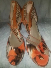 POETIC LICENSE LONDON ORANGE/BROWN LEATHER/CLOTH BLEND SIZE  EURO 39.5 US 8.5