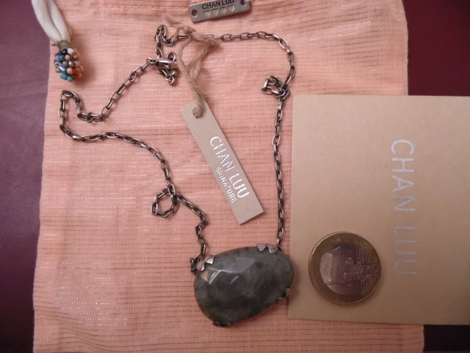 Designe CHAN LUU Silberkette mit Stein / Eizelstück