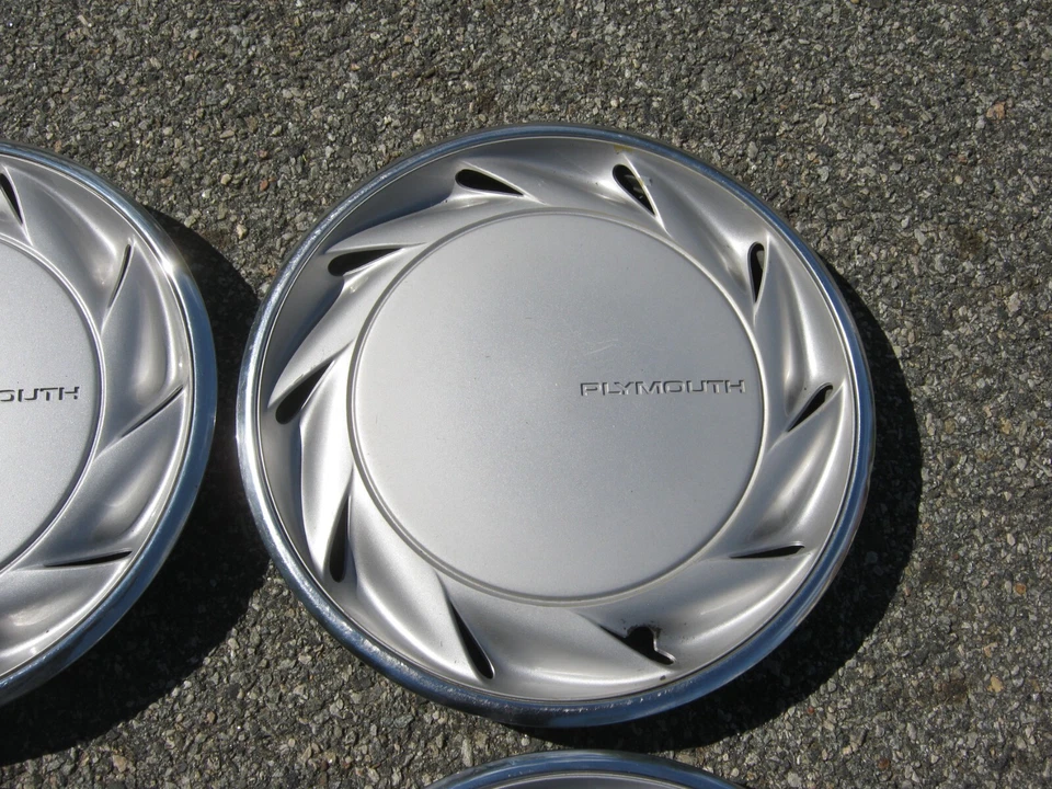 Tapacubos originales Plymouth Voyager Minivan Acclaim 14 pulgadas cubiertas de rueda Foto 4 de 4