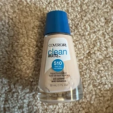 Covergirl Clean Matte Liquid Foundation #510 Classic Ivory (9910-R8P3a)