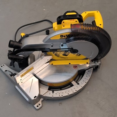 DEWALT DWS715 12in Single Bevel Compound Miter Saw, Corded Electric
