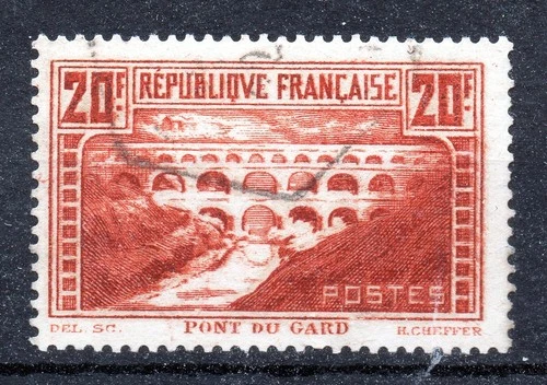 FRANCE / N° 262 20f PONT DU GARD - GOOD CENTERING (o)