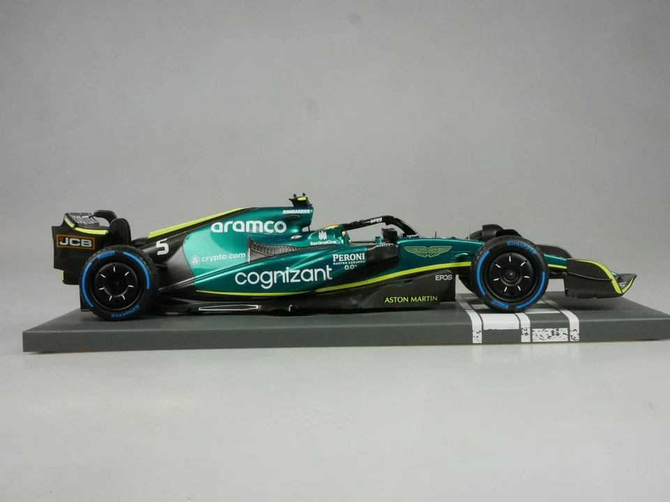 Minichamps F1 1/18 Vettel GP 2022 Monaco Aston Martin ARAMCO AMR22 + Box 132540 - Bild 4 von 4