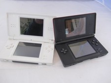 DREI NINTENDO DS KONSOLEN ( FÜR ERSATZTEILE )