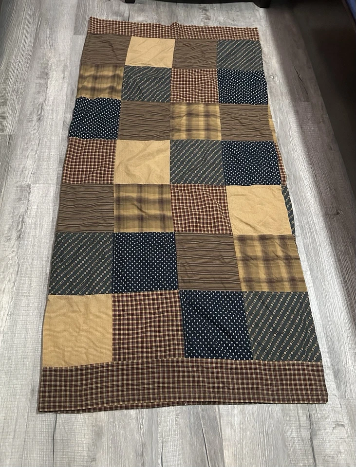 Cortina de ducha Nancy’s Nook primitiva a cuadros con retazos en muy buen estado Foto 2 de 3