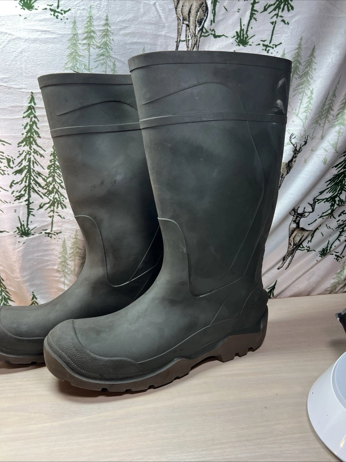 Men's Army Green Rubber Waterproof Boots 11W Made Canada Fishing Wading Boating