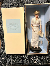 The Franklin Mint Diana Princess of Wales 16" Porcelain Doll w/ Stand NRFB