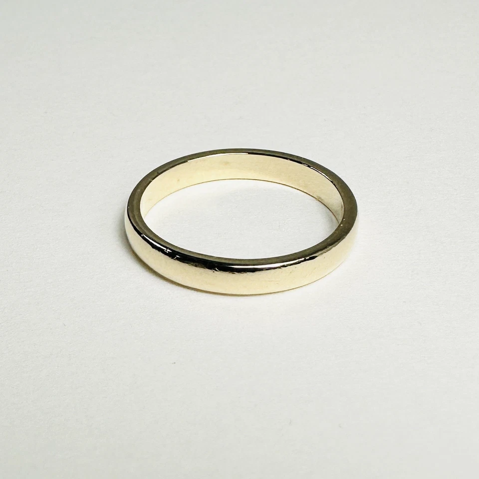 14K Yellow Gold 3mm Plain Wedding Band Ring Size 5.25 Weighs 2.4 Grams - Image 2 of 4