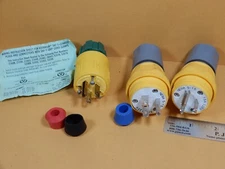 Hubbell Nema 5-15 Straight Blade Watertight Plugs (2 NOS) + Saf-T-Grip Plug Show
