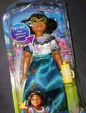 Disney Encanto Singing Maribel Madrigal Doll & 18in Christmas Stocking. New