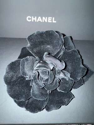 CHANEL VINTAGE NEW BLACK VELVET CAMELLIA BROOCH PIN 24K GOLD PLATED XXL SIZE