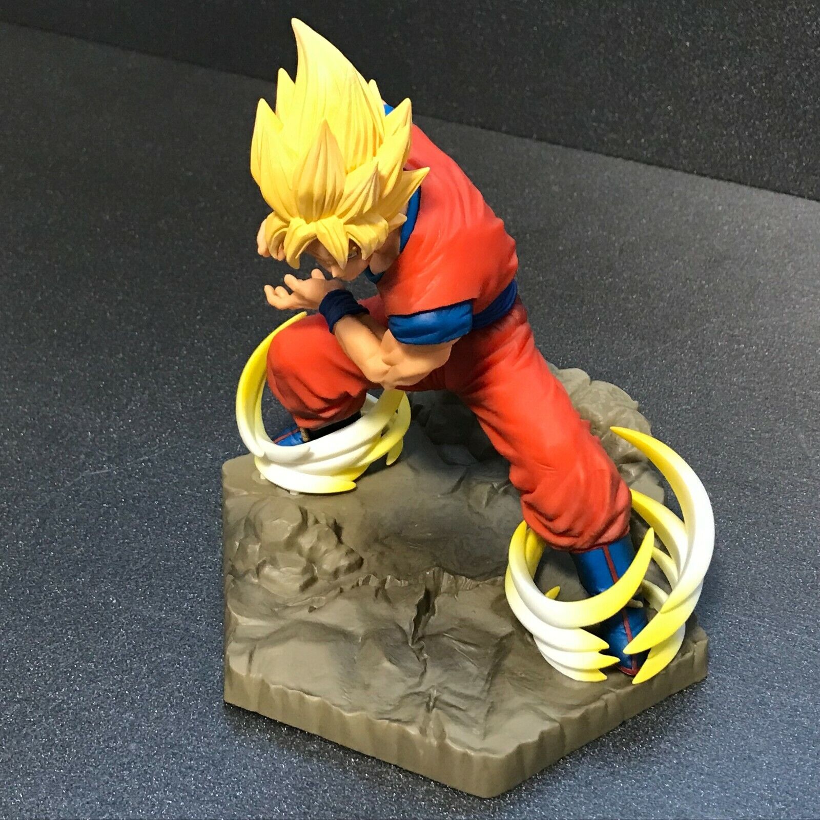 Boneco Goku Dragon Ball Z - Absolute Perfection Figure Banpresto