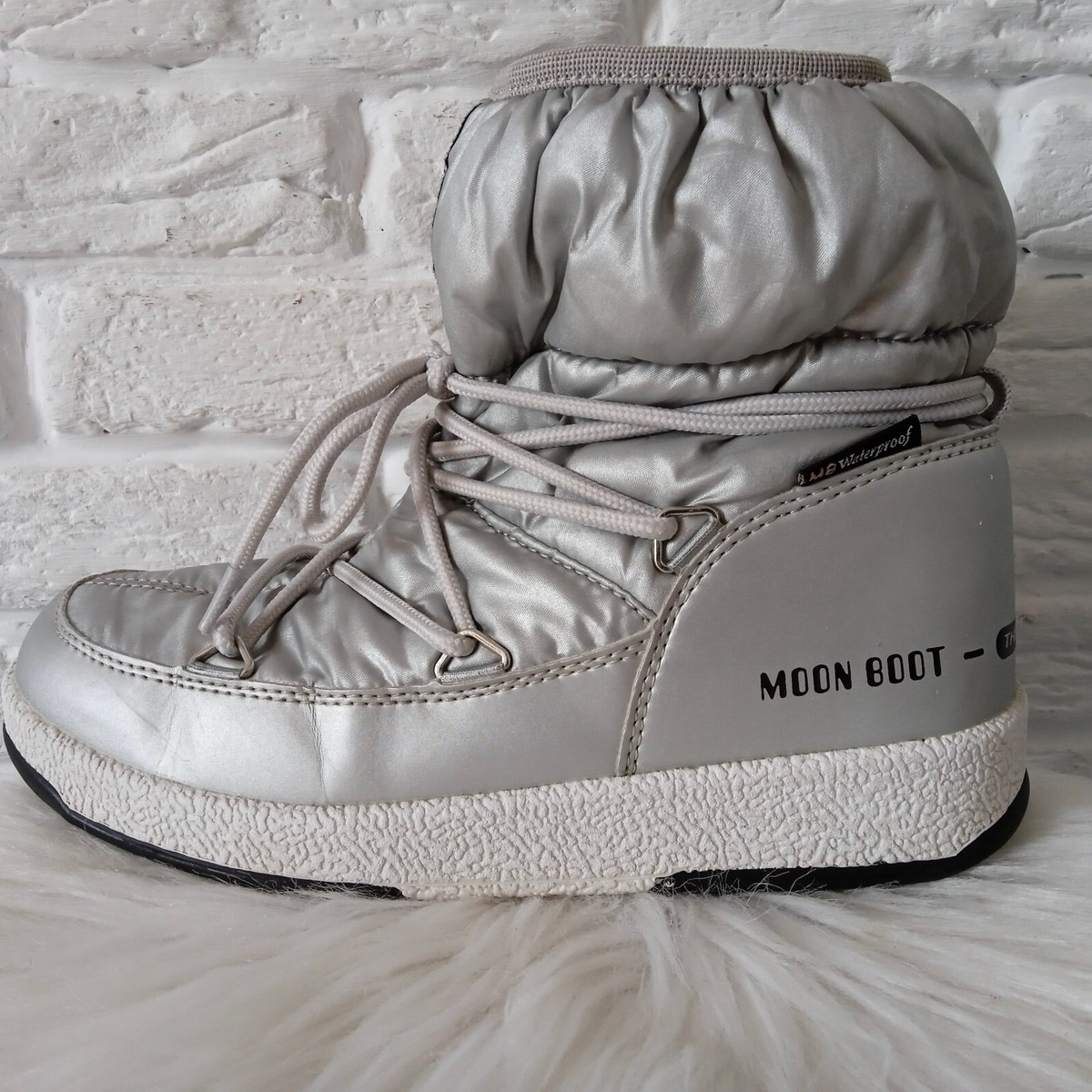 【MOON BOOT】撥水性 Silver ロングスノーブーツ MOON BOOT】撥水性 Silver ロングスノーブーツ moon boot ムーン