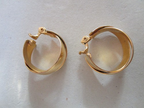 MONET Gold Tone Crossed Band Hoop Clip-On Earrings 1 1/4" x 5/8" Vintage Signed - Picture 4 of 6