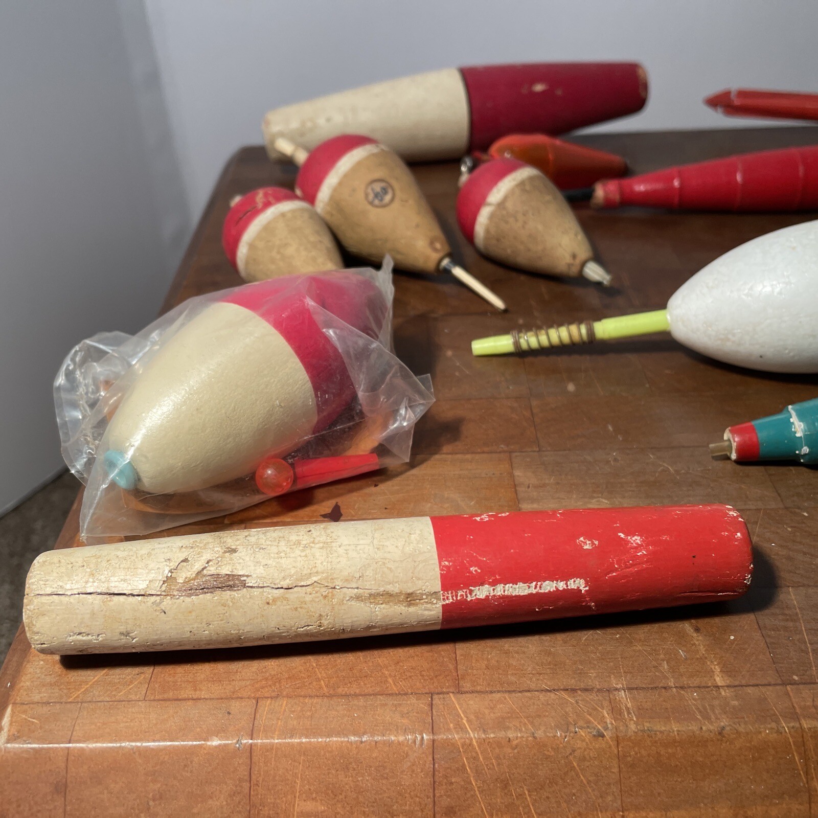 15 Bobbers Floaters Wood Cork Vintage Balsa Factory 2 NOS Kits Plastic