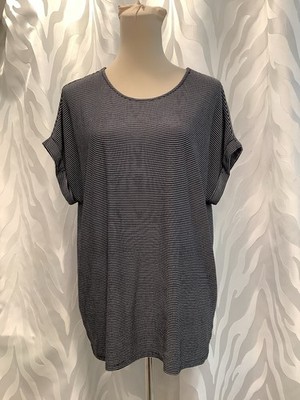 Fred David Women s Boxy Black White Pin Stripe Cuffed Short Sleeve Top X L
