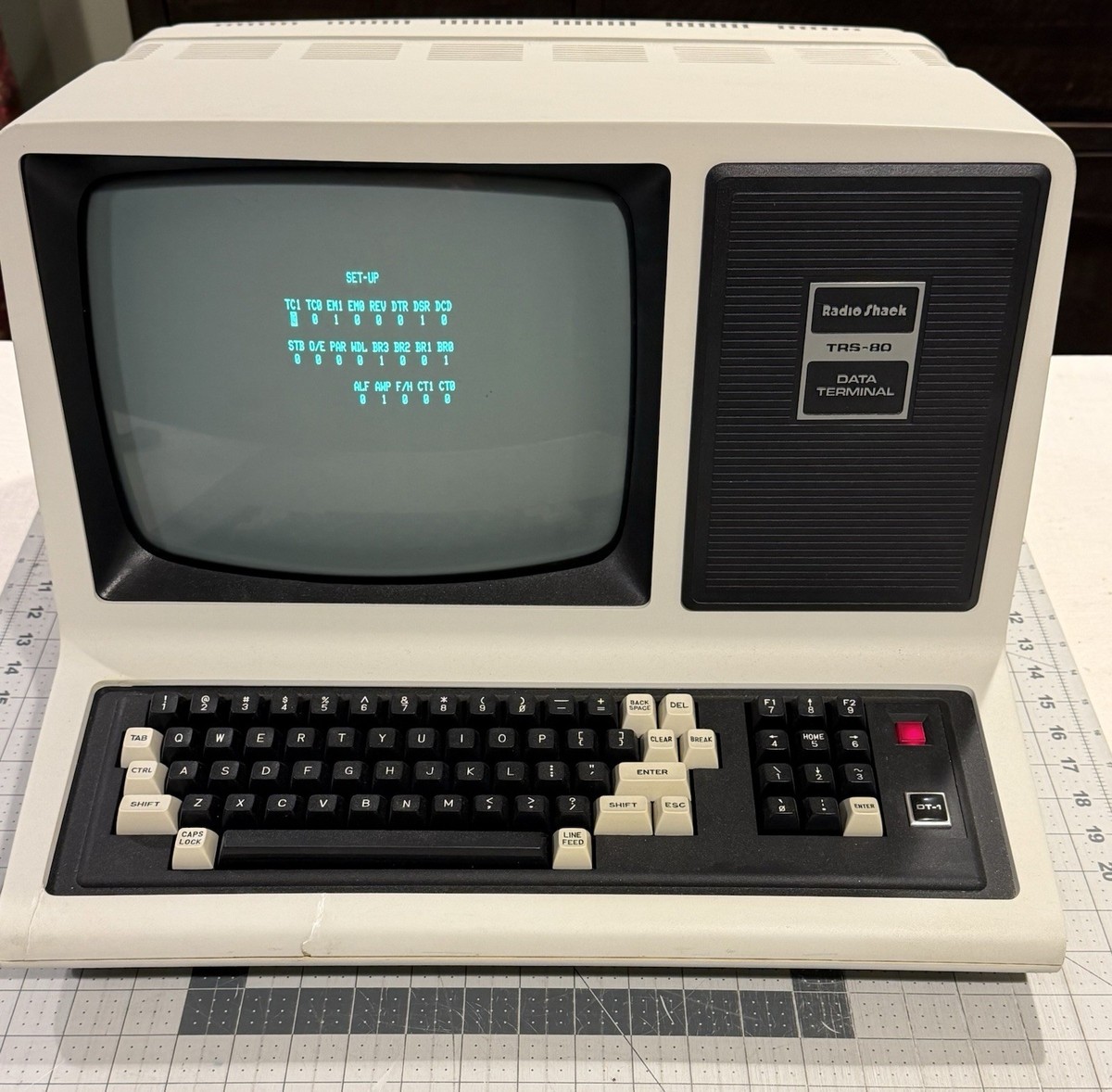 s*w様 【O-1803】Tandy Radio Shack TRS-80 旧型 Radio Shack Tandy TRS-80 Model 4P Portable Computer w/Manuals | eBay