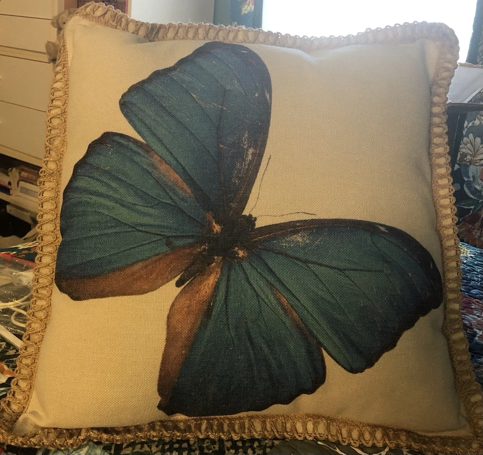 Safavieh 20” Canvas Pillow With Big Blue Butterfly  + New Pillow Insert Included - Изображение 2 из 4