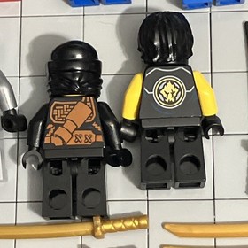 LEGO&reg; Minifigure Lloyd Jungle Knee Pads Tournament 70749 Ninjago H2 3