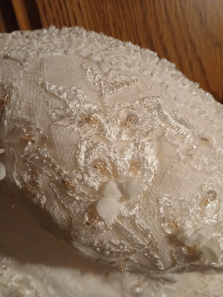 OBO Need her go... vestido de novia talla 10!! Foto 2 de 4