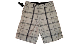 NWT O  Neill Shorts Mens 32 White / Gray Bermuda Plaid Flat Front