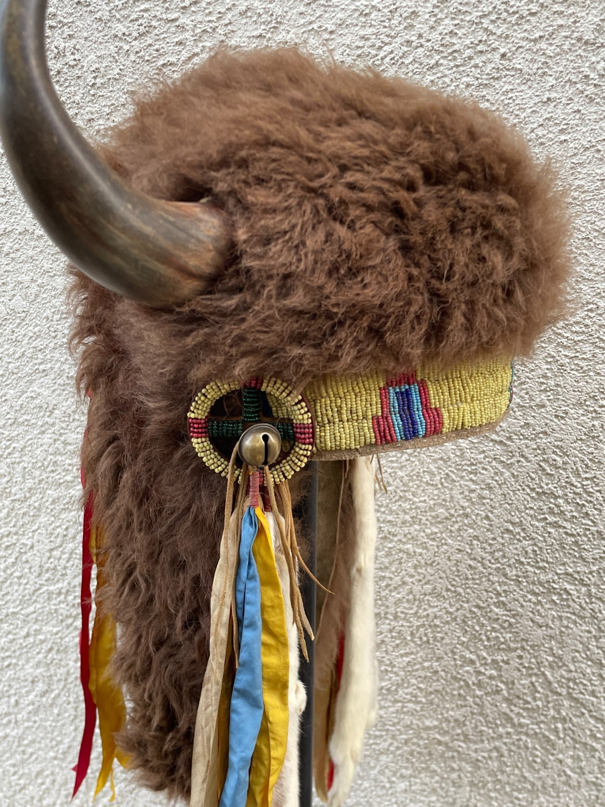 BEAUTIFUL NATIVE AMERICAN PLAINS STYLE BUFFALO HORN BONNET 🦬