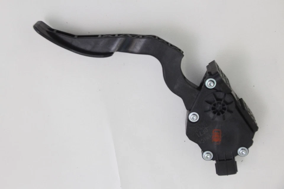 Pedal de acelerador Mazda 2 DE DF71K42387410 DF7141600B 1.3 55 KW 75 CV gasolina 08-2011 Foto 3 de 3