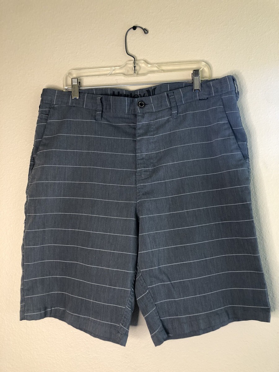 Hurley Nike Dri Fit Men's 36 Heather Gray w/ White Stripes Board