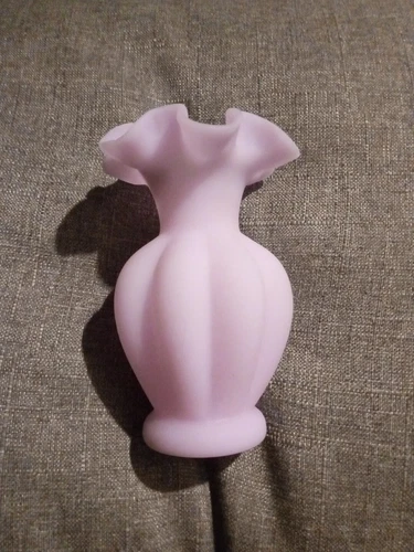 Vintage FENTON Purple Melon Vase Glass Ruffled Top 5.5" Tall Lavender ART GLASS