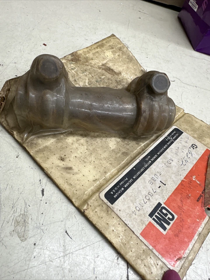 GM 7807104 LH Ajustable Tubo 1969-70 Buick Lesabre, Wildcat, Electra, Estate Wagon Nuevo de Lote Antiguo Foto 3 de 4