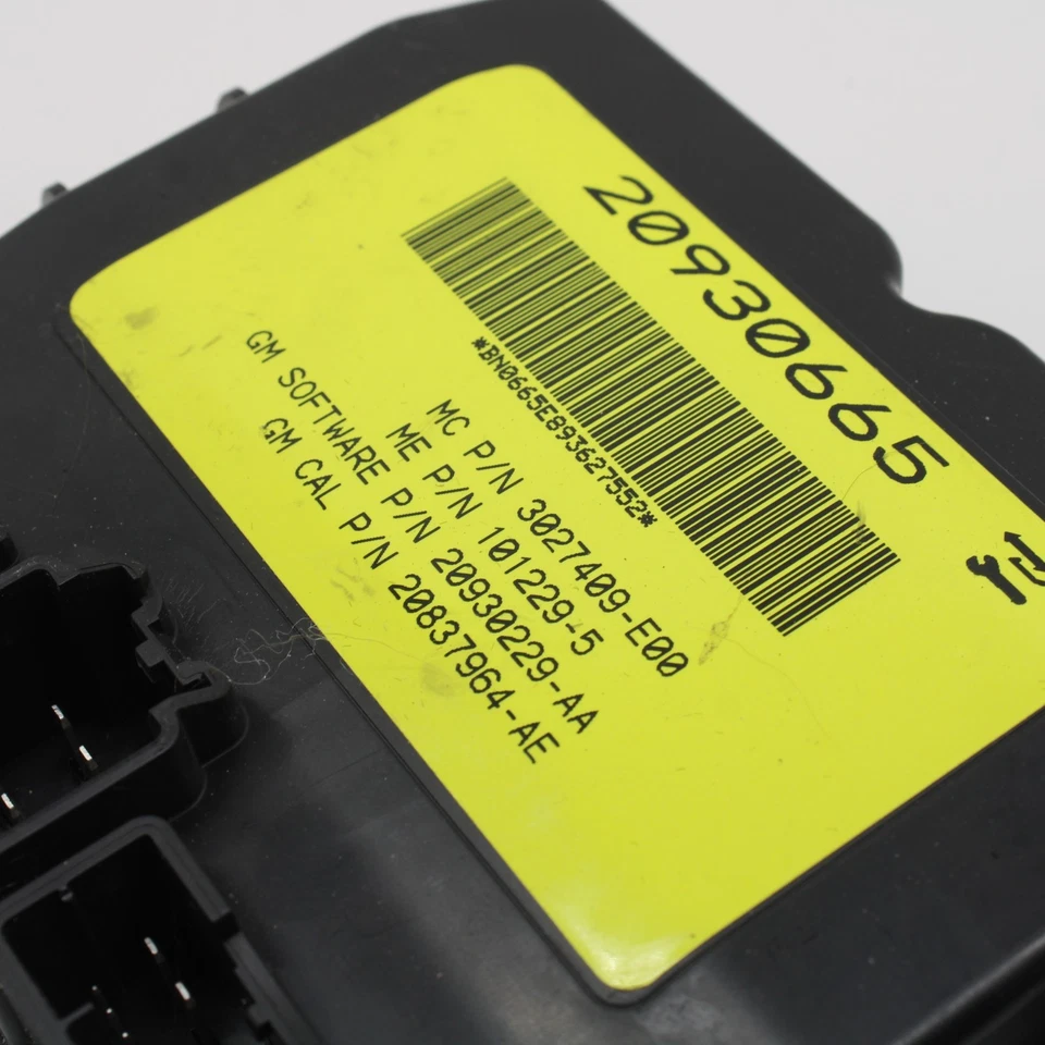 Módulo de control de puerta trasera eléctrica Cadillac SRX 2010-2015 OEM 20930665 Foto 4 de 4