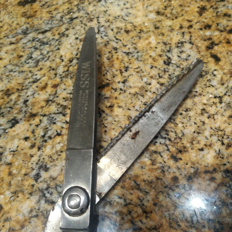 Vintage Wiss 9" Pinking Shears Scissors Sewing Craft Zig Zag Cut - Image 3 of 4