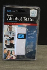 BACtrack T60 Electronic Breathalyzer Digital White Portable with Mouthpieces NEW