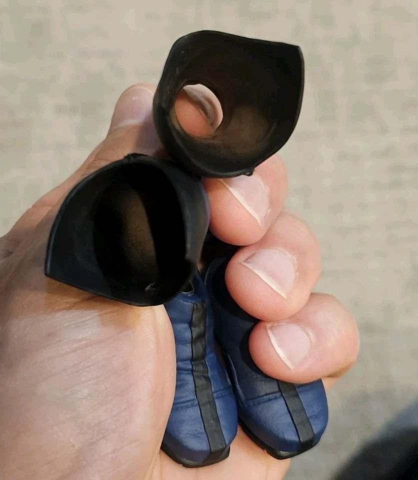 1/6 Sideshow Uncanny X-Men Wolverine Tiger Strip Suit BOOTS FEET ONLY - Image 2 of 3