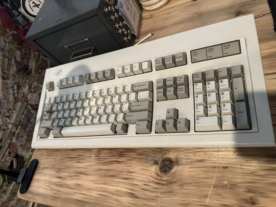 Vintage IBM Model M Keyboard 1391401 – Made in USA – May 1990 - Image 2 of 3