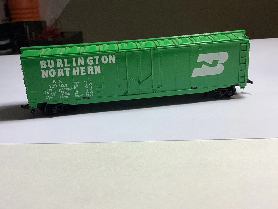 Tyco HO Scale Burlington Northern 50’ 100024 Box Car - Horn Hooks - Excel. Con. - Image 2 of 4